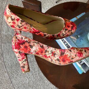 Laura Ashley Pink Floral 9.5M LaFaber Heels 3in